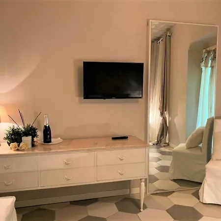 Sh Suites Apartment Iseo