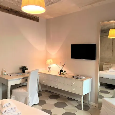 Sh Suites * Iseo